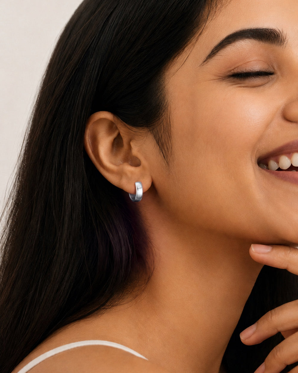 Basics Giglio Earrings in 925 sterling silver, shown worn